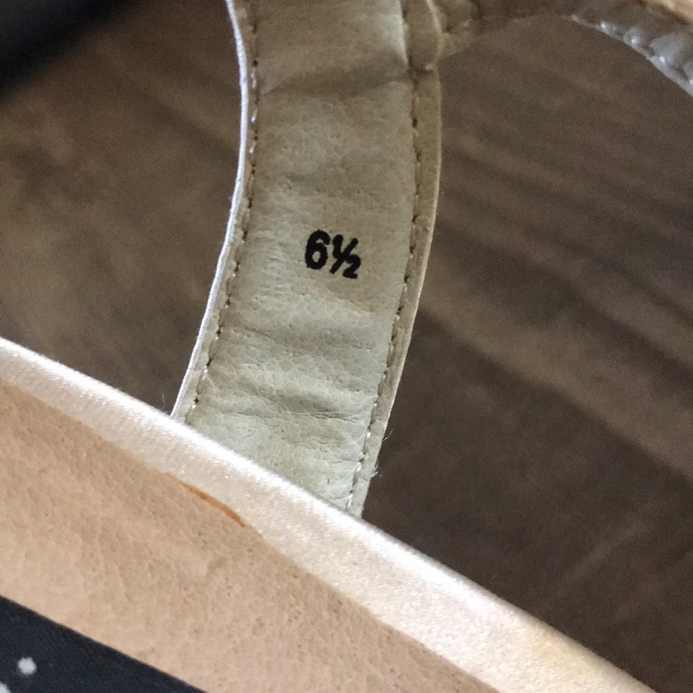 Heels - Picture 7 of 7